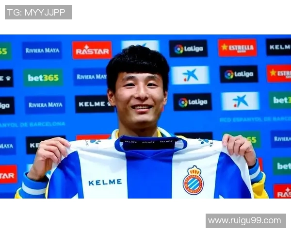 国际足球明星最新动态与转会消息全面解析