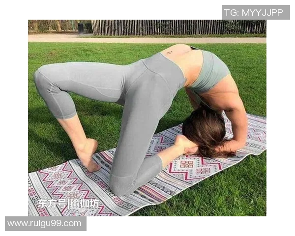 哑铃助力轻松瘦肚子全方位视频教程让你拥有迷人腹部线条